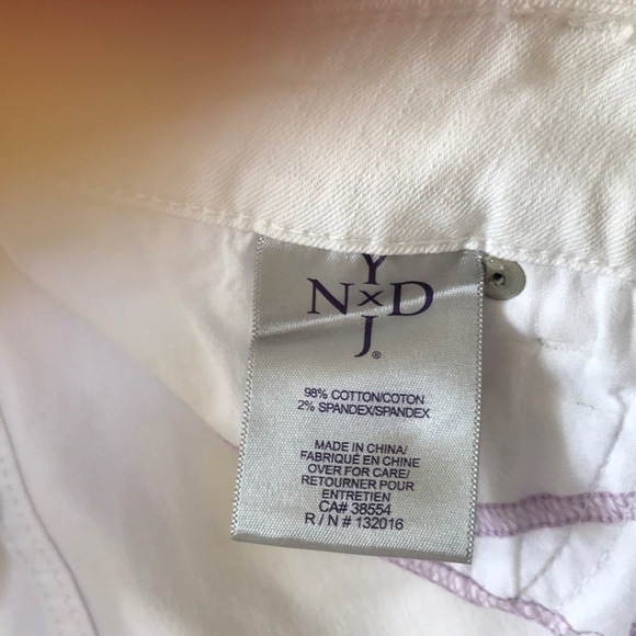 NYDJ white size 4, crop cotton  capri - Picture 3 of 8